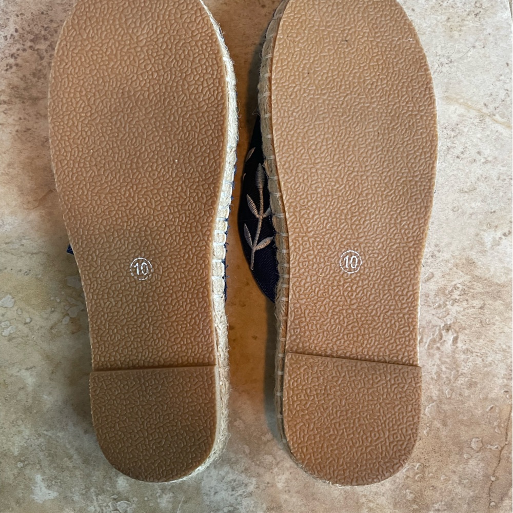 NWOT Jolimall Navy/White Canvas Sandal 10 Slides New - Picture 2 of 2